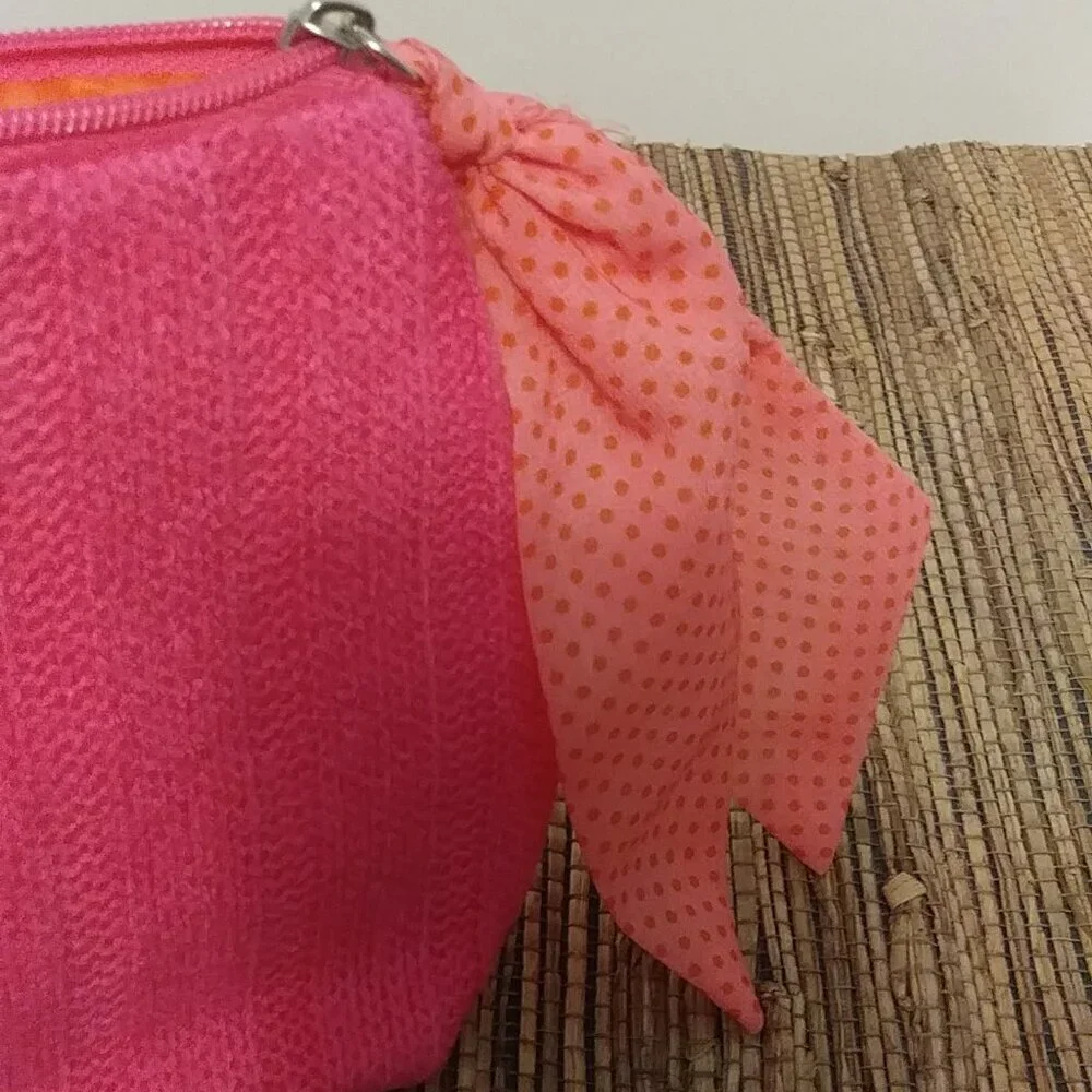 LANCOME Paris Pink Sweater Makeup Bag 💖 Bow Detail NWOT
